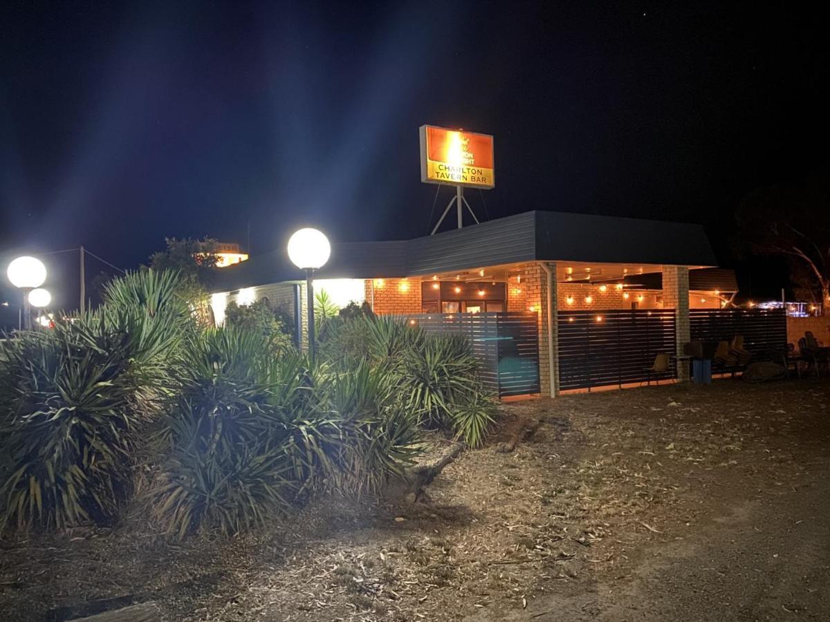 Charlton Motel Kültér fotó