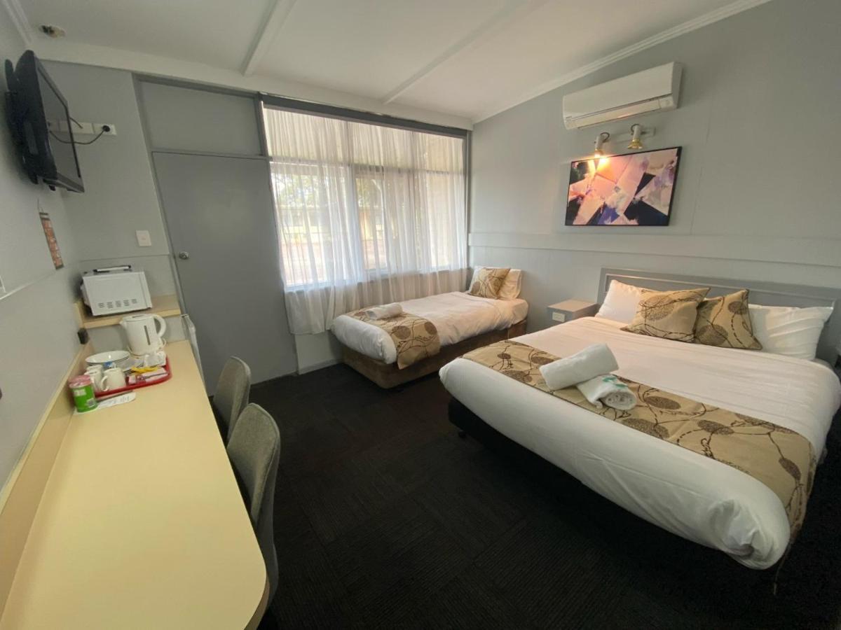 Charlton Motel Kültér fotó